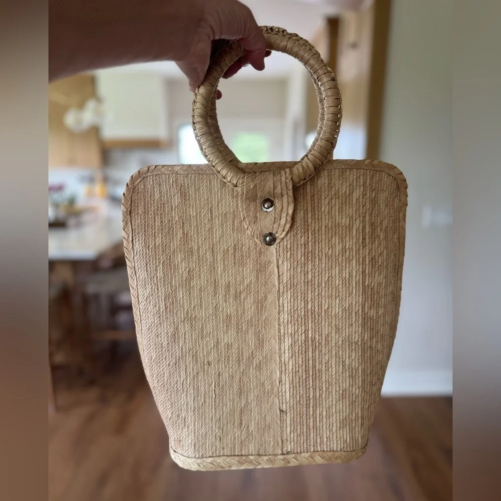 Straw Tote Beach Bag with Circle Handle